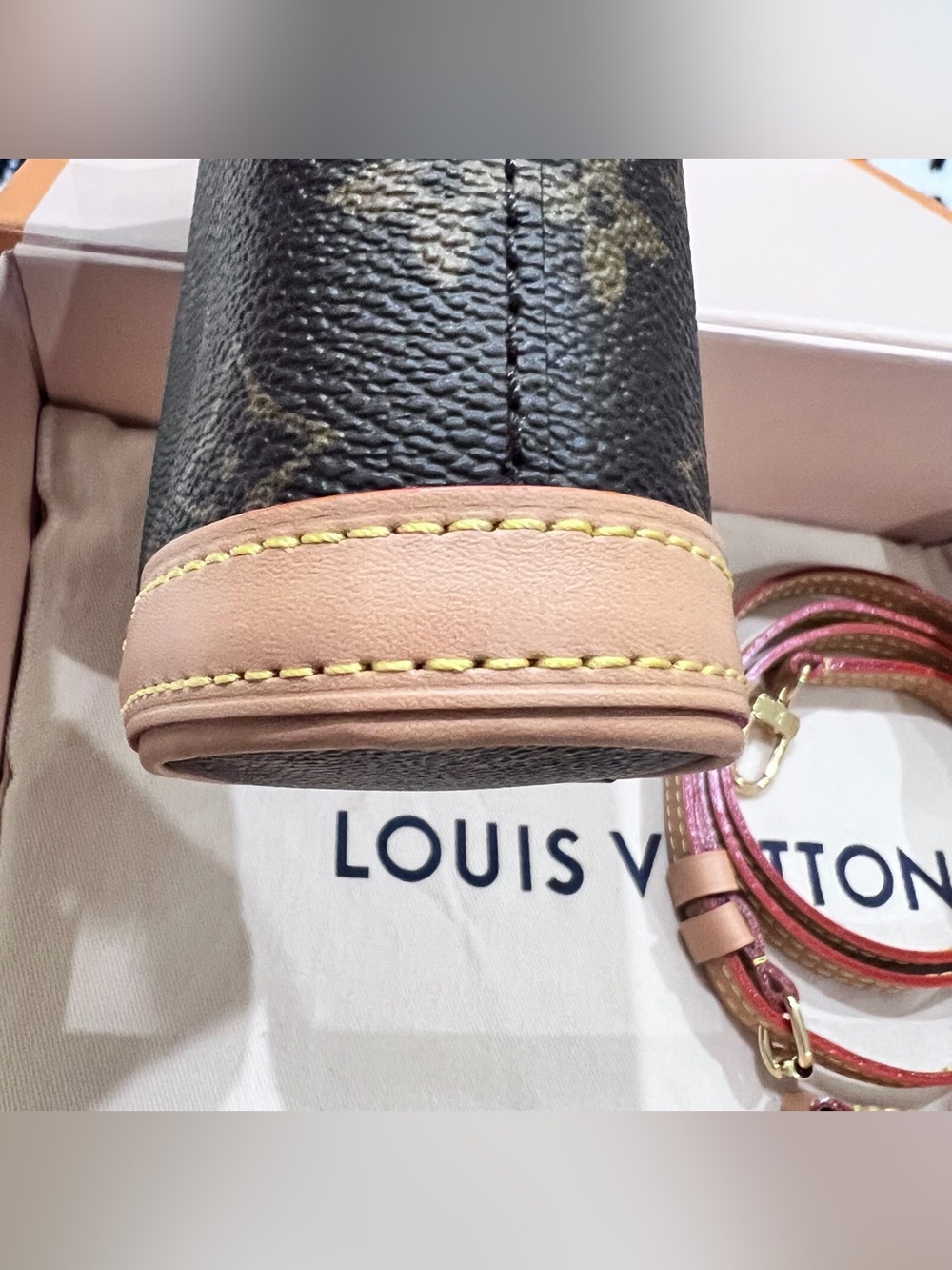 Louis Vuitton fold me pouch - Picture 7 of 16
